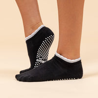 The Muse Shortie - Black