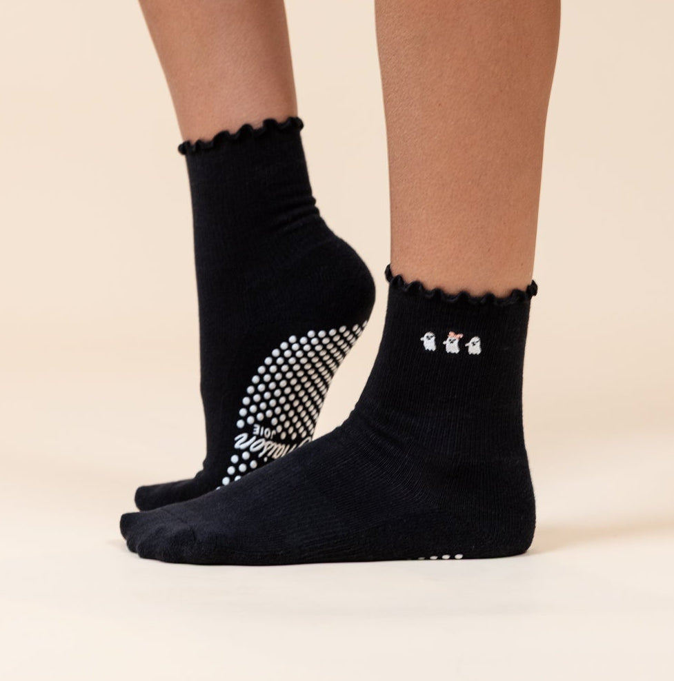 The Ghost Ruffle - Black