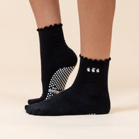 The Ghost Ruffle - Black